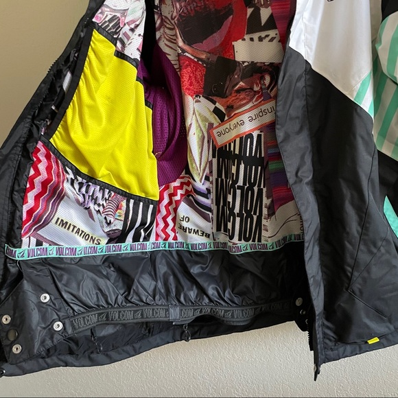 Volcom Snow Jacket - Picture 6 of 6